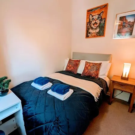 Charming Center With Free Parking *