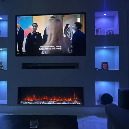 Luxury Waterfront Retreat For Groups 度假居