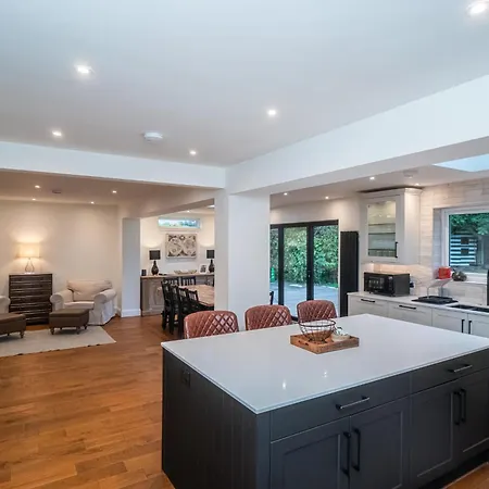 Spacious 5-bed With Garden Parking - Pass The Keys * 爱丁堡