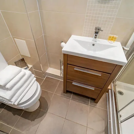 Vakantiehuis Family Friendly 3br Townhouse With 6 Beds And Parking *