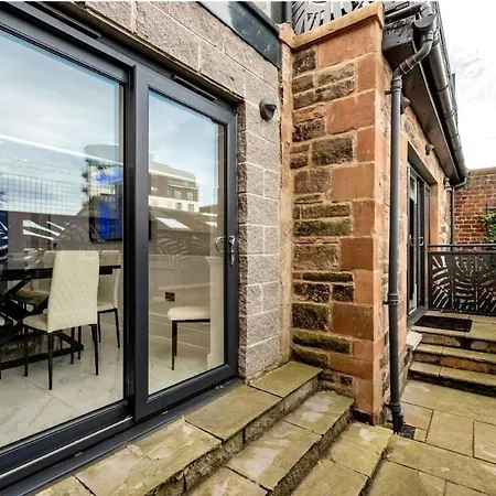 Luxury Waterfront Retreat For Groups *