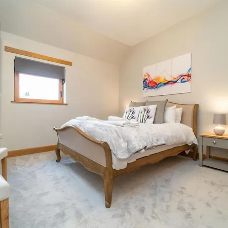 Family Friendly 3br Townhouse With 6 Beds And Parking Feriehus Edinburgh