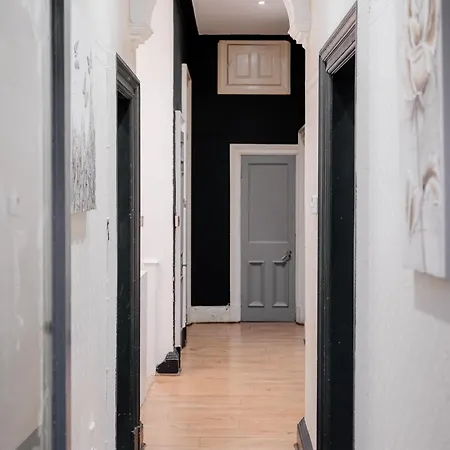 Mcdonalds House 12 Guests 10 Beds 15' Centre Nyaraló *