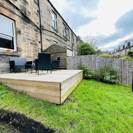 Stylish 2-bed Garden Edinburgh