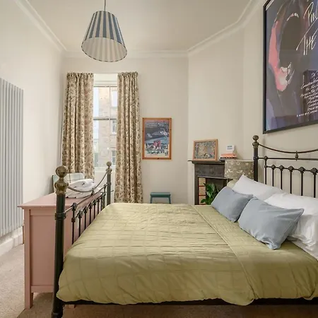 Apartment Quiet 1-bed Flat By The Meadows *