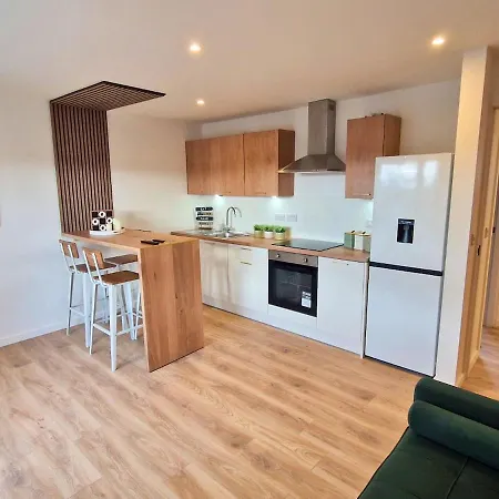 7 Min From Airport 2 Bedroom