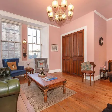 Iconic Royal Mile Apartament