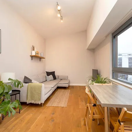 Stylish 2-bedroom In Leith *