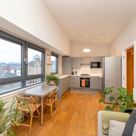 Stylish 2-bedroom In Leith