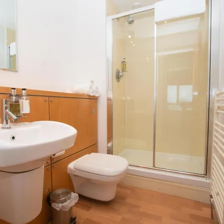 Blue Harbour Apartment Edinburgh