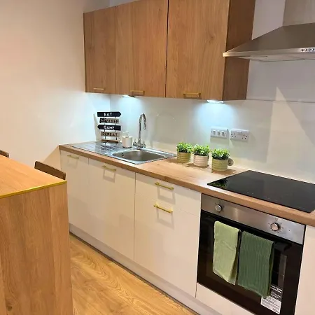 7 Min From Airport 2 Bedroom