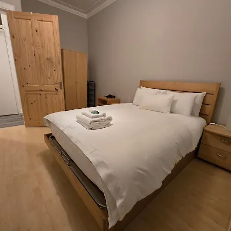 Comfy Semi-central Near Entertainment Park شقة إدنبرة