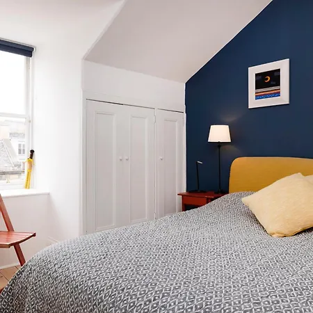 Chic 1-bedroom In New Town Apartment Edinburgh