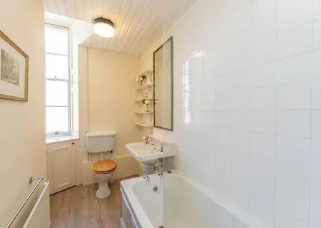 Appartamento Floor, Central, Spacious, Period With Park Views *