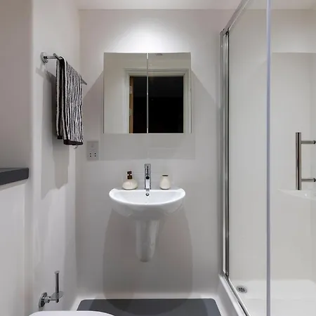 For Students Only - Haymarket Yard In אדינבורו