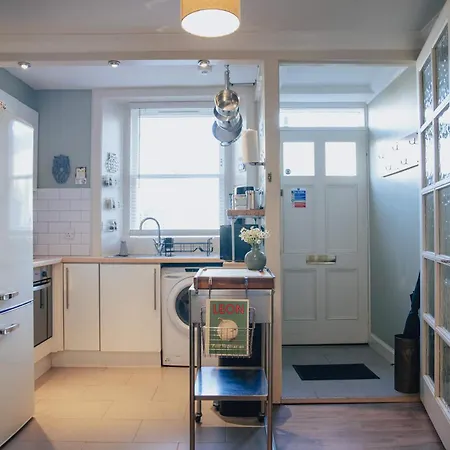 Snug 1 Bed In Edinburgh's Juniper דירה *