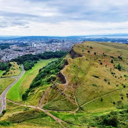 Διαμέρισμα Holyrood Holidays *