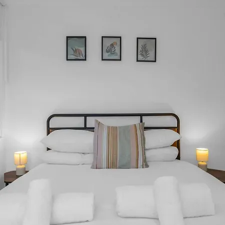 Stylish 1br Urban Stay, Centre