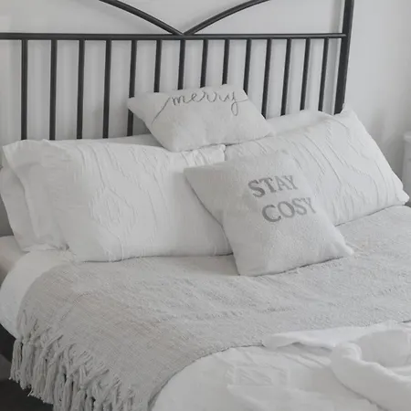 Cozy 2br With Car Parking Edinburgh