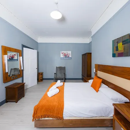 Lovely By Calton Hill Apartment Edinburgh