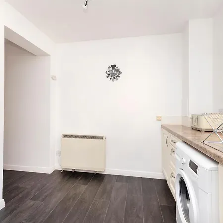 Morningside 2-bedroom - Ground Floor Edynburg