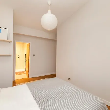 Stylish 2-bedroom In Leith