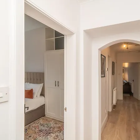 Charming 2-bed Flat Steps From The Royal Mile - Pass The Keys