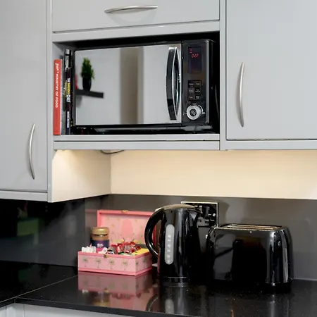 Apartamento Stylish 2-bed Flat With Balcony Near Haymarket - Pass The Keys