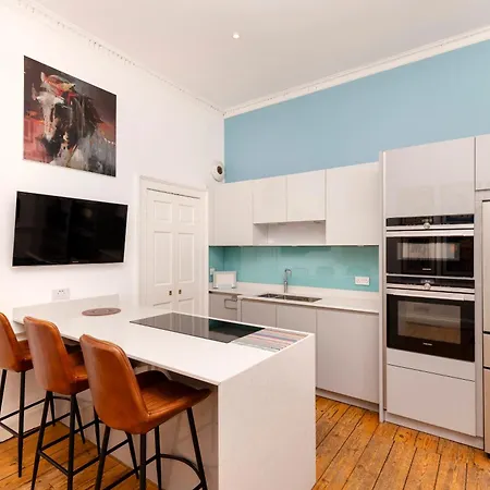 Luxury Family Flat In New Town *