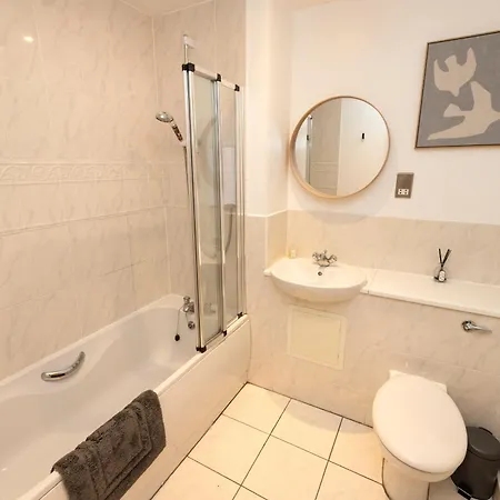 아파트 Stylish 2-bedroom In Leith *