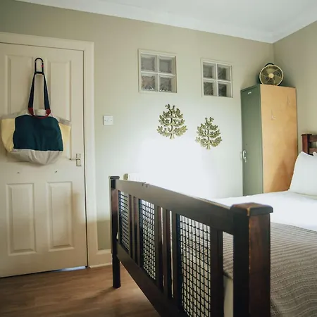 Snug 1 Bed In Edinburgh's Juniper
