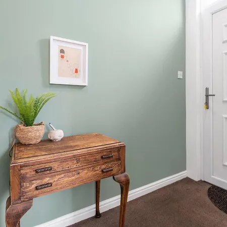 Centre 2br *