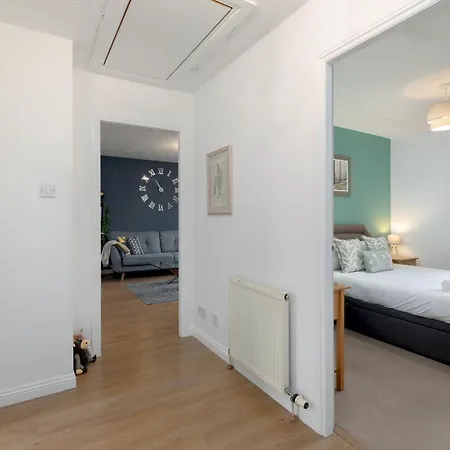 Apartamento Stylish 2-bed Flat With Balcony Near Haymarket - Pass The Keys Edimburgo