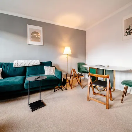 Apartament Bright Sleep 4 15 Minute Centre Free Parking Neaby