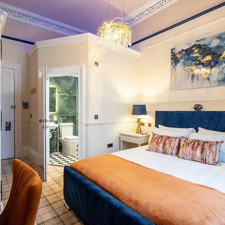 The Gifford Edinburgh