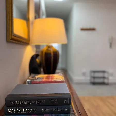 4 Royal Mile Flat Near Castle