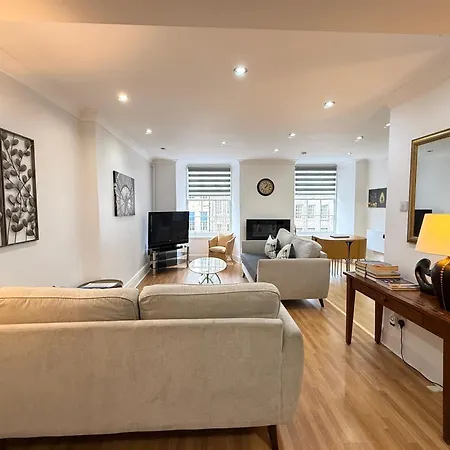 4 Royal Mile Flat Near Castle *