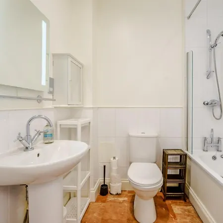 3 Bed In Oc-79008