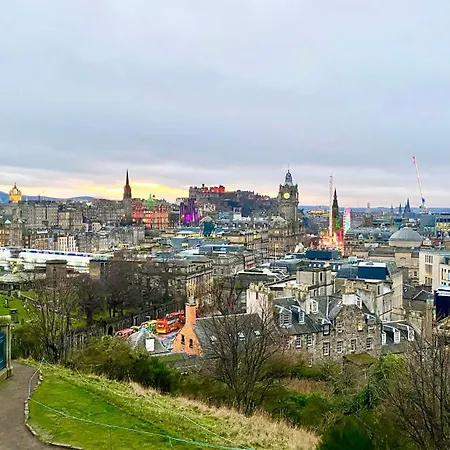 Apartment Stylish In 5 Beds 3 Bedrooms Edinburgh