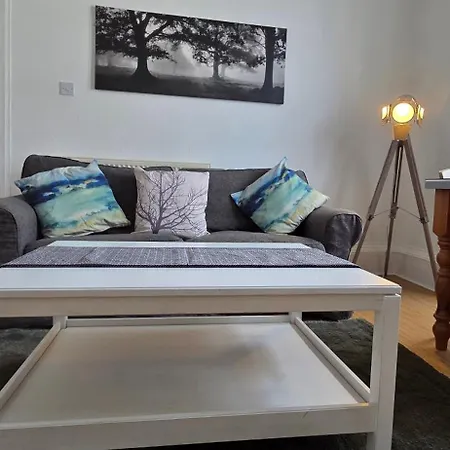 Daire Grindlay Street Residence, 2 Bedroom, 2 Bathroom Close To Castle