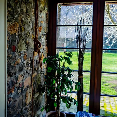 Lovely 2 Bedroom B-listed Converted Whisky Bond *