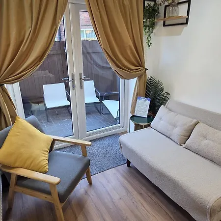 Holiday home Contractor Family Hoole Private Hottub