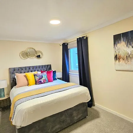 Stylish & Spacious 4 Bedroom House Apartamento Edimburgo