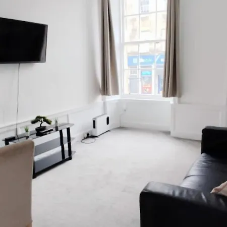 New Town Apartment *