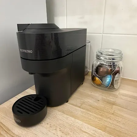 Spacious 2 Bed With Private Parking Space * Edinburgh