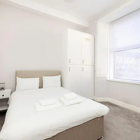 Refined 2-bed Flat With Classic Charm *