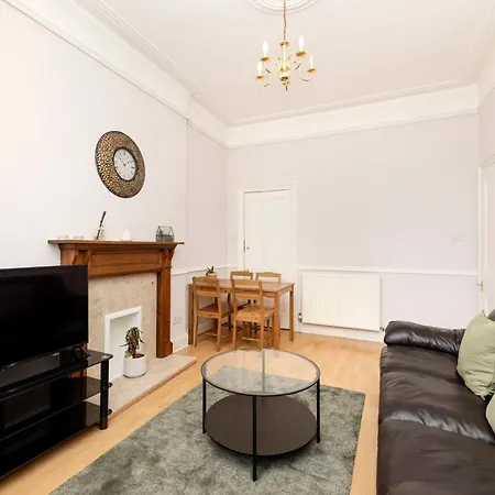 Refined 2-bed Flat With Classic Charm *