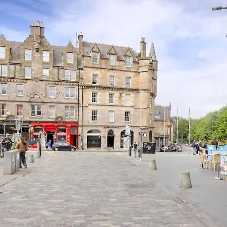 Апартаменты 1 Bed In The Heart Of Grassmarket With Castle Views *