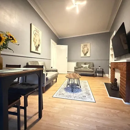 2 Bedroom Flat Near Centre Apartamento *