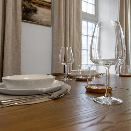 Burnets Close 2 Bedroom - *